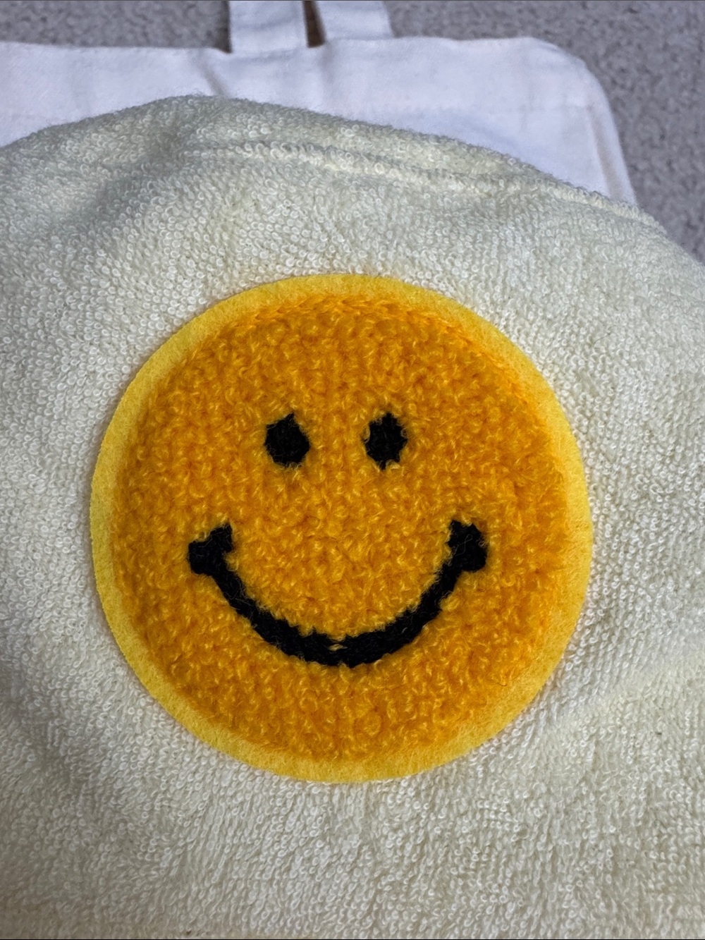 CUTANDCROPPED Smiley Face Bucket Hat and Tote set NEW - Picture 10 of 14